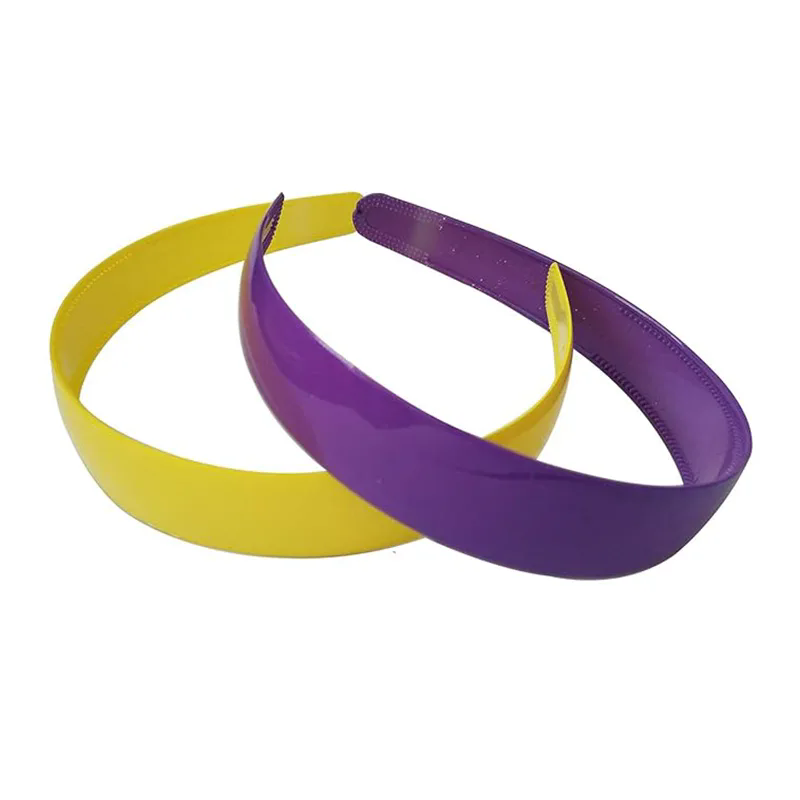 Hur väljer man de bästa plastpannbanden för kvinnor för stil och komfort?